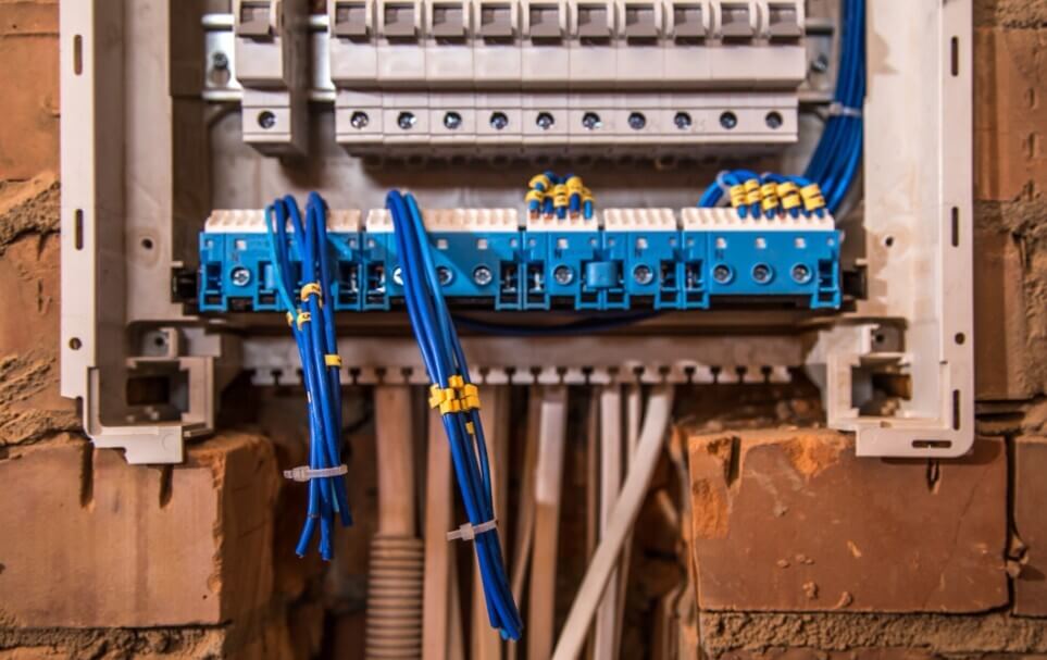 Kaçak Akım Rölesi ve Elektriksel Semboller: Kullanım, Çalışma Prensibi ve Güvenlik Rehberi