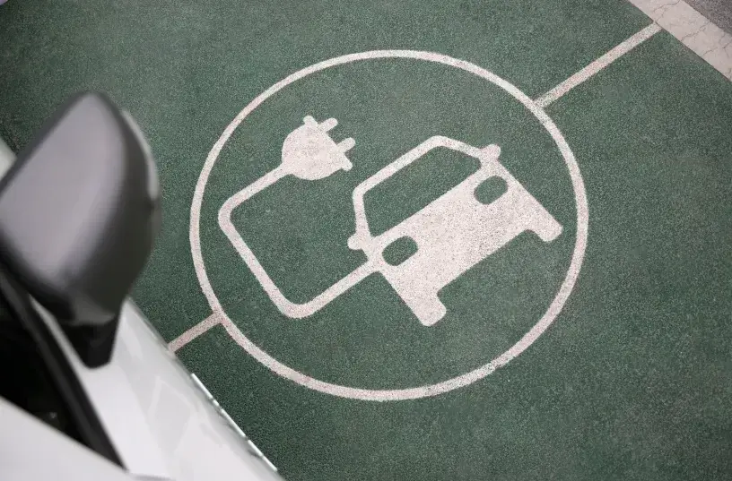 Elektrikli Araç Şarj İstasyonu Rehberi: Nasıl Çalışır, Nerelerde Var, Ev Tipi Şarj Mümkün mü?