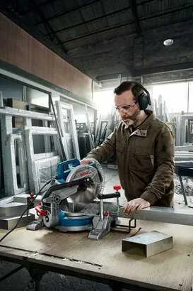 Bosch GCM 216 Professional 1300 W Gönye Testere Makinesi - 2