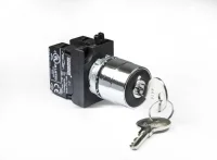 Emas CM101AA32 Metal 2NO (II-0-I) 60° Anahtarlı Çift Dönüşlü 0 Pozisyonunda Anahtarı Çıkan 22 mm Buton - 1